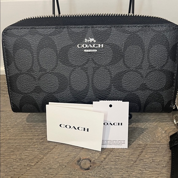 NWT - Coach Long Zip Around Wallet In Signature Canvas With Wristlet - Picture 6 of 9